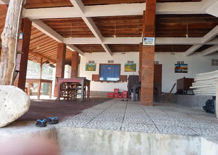 ゲストハウス Santai Warung Bali *