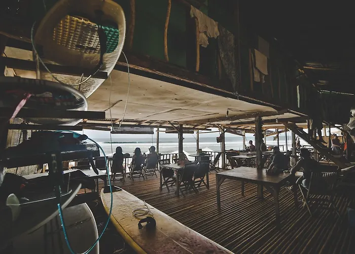 ゲストハウス Santai Warung Bali ジンバラン