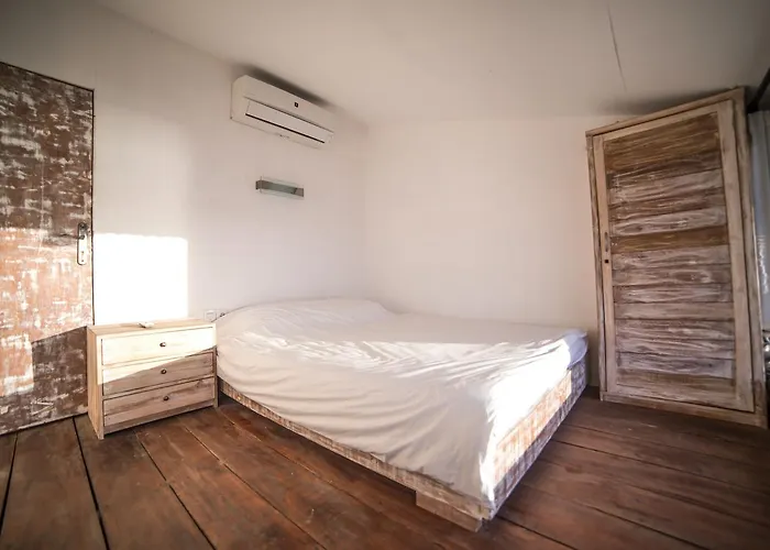 ゲストハウス Santai Warung Bali ジンバラン